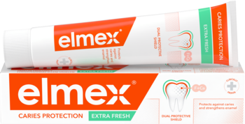 Pasta do zębów Elmex Cares Protection Extra Fresh, biała tubka i pudełko z czerwonym logo, widok z przodu.