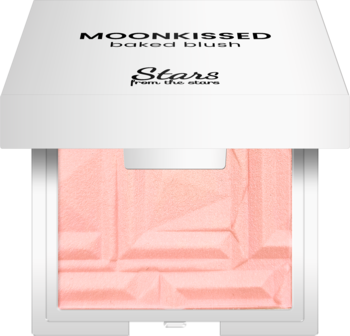 Stars from The Stars Moonkissed Baked Blush w otwartym białym kompakcie, róż Apricot Softness z wzorem.