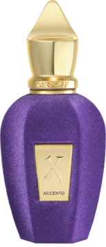 Flakon Xerjoff Accento EDP uniseks, purpurowy z aksamitną teksturą, złotą nakrętką i logo X, widok z przodu.