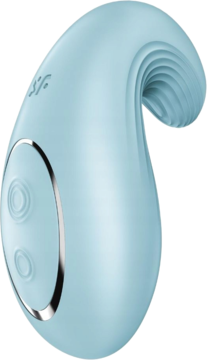 Jasnoniebieski wibrator Satisfyer Dipping Delight typu lay-on, ergonomiczny, z widocznymi przyciskami i rowkowanym końcem.