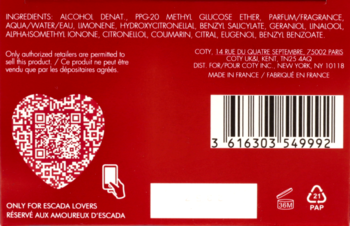 Tył czerwonego opakowania perfum Escada Show Me Love z kodem kreskowym, listą składników i kodem QR w kształcie serca.
