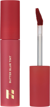 Holika Holika Butter Blur Tint nr 05 Chill, czerwony/ceglasty matowy tint do ust, widok na zamkniętą i otwartą tubę z aplikatorem.