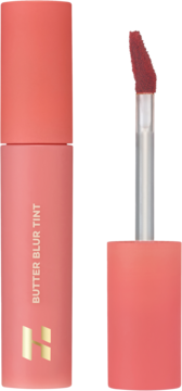 Holika Holika Butter Blur Tint nr 04 Rose. Dwie butelki matowego tintu do ust, jedna otwarta z aplikatorem.