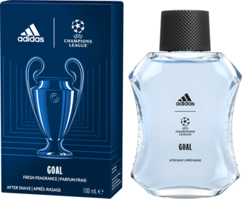 Adidas Goal aftershave, błękitna butelka obok ciemnoniebieskiego pudełka z trofeum Ligi Mistrzów. Widok z przodu.