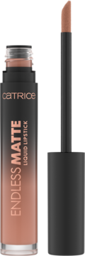 Matowa pomadka w płynie Catrice Endless Matte Liquid Lipstick Get Undressed, różowy beż, z wysuniętym aplikatorem.