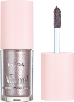 Pupa Vamp! Liquid Eyeshadow 003 Smokey Lilasparkling w przezroczystej butelce obok aplikatora z mieniącym się cieniem.