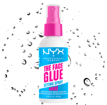 NYX The Face Glue, biały spray utrwalający makijaż z różową pompką, widok z przodu na etykietę.