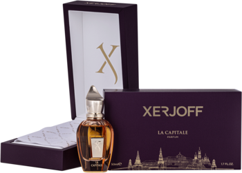 Perfumy unisex Xerjoff La Capitale, bursztynowy flakon i otwarte purpurowe pudełko z napisami.