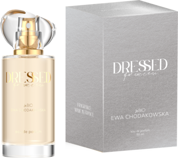 Perfumy beBIO Ewa Chodakowska Dressed For Success, butelka z kremowym płynem i szare pudełko.