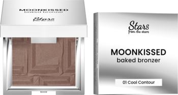 Stars from the Stars Moonkissed wypiekany bronzer Cool Contour. Otwarta srebrna kasetka z brązowym tłoczonym bronzerem i pudełkiem.