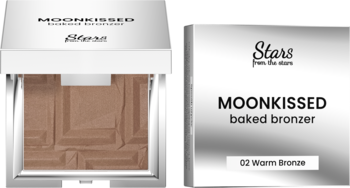 Wypiekany bronzer Moonkissed Warm Bronze w srebrnej kasetce. Widok otwartej z tłoczonym bronzerem i zamkniętej.