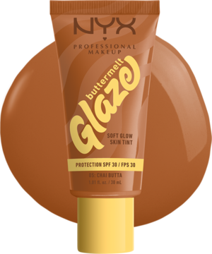 NYX Buttermelt Glaze, rozświetlający tint do twarzy Chai Butta SPF 30, brązowa tubka, widok z przodu.