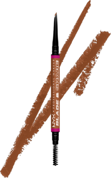 NYX Blade & Shade Nano Brow Pencil Auburn, dwustronna z precyzyjną końcówką i spoolie, na tle swatches.