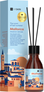 Hiskin Mallorca patyczki zapachowe, butelka w brązowym szkle i pudełko z grafiką śródziemnomorskiego miasta, widok z przodu.
