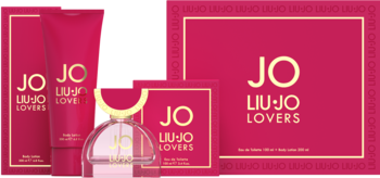 Różowy zestaw Liu Jo Lovers Jo: woda toaletowa w butelce, balsam w tubce, pudełka z napisem JO.