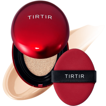 Kryjący podkład TIRTIR Mask Fit Red Cushion 21C Cool Ivory, otwarty czerwony kompakt z puszkiem na tle próbki.