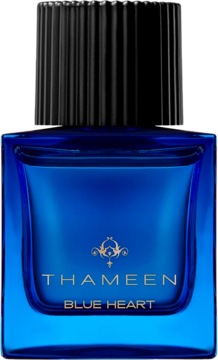 Perfumy Thameen Blue Heart, intensywnie niebieska butelka z czarną ryflowaną nakrętką i złotym logo, widok z przodu.