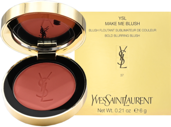 YSL Make Me Blush róż Peachy Nude w otwartym złotym kompakcie z lusterkiem, obok złotego pudełka.