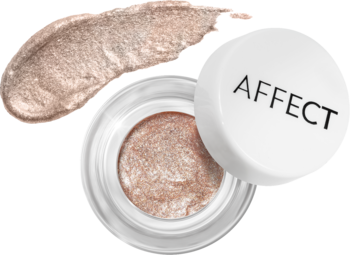 Otwarty cień Affect Eyeconic Mousse E-0002 Blink, srebno-biały błysk w musie, z rozmazem na białym tle.