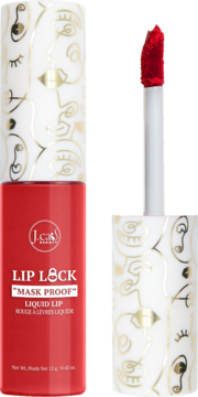 Czerwona, matowa pomadka w płynie J.Cat Lip Lock Mask Proof z wyciągniętym aplikatorem, biała nakrętka ze złotym wzorem.