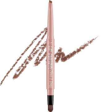 J. Cat Beauty kremowa konturówka do ust Toffee w różowej obudowie, z pędzelkiem i testowymi kreskami koloru.