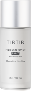 Matowa, biała butelka toniku TIRTIR Milk Skin Toner Light 50 ml ze srebrną nakrętką, widok z przodu.