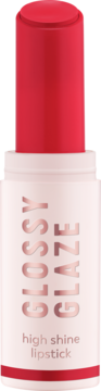 Czerwona pomadka Essence Glossy Glaze 04 Red-dy For The Day, z odkrytym sztyftem, w białej tubce z napisami.