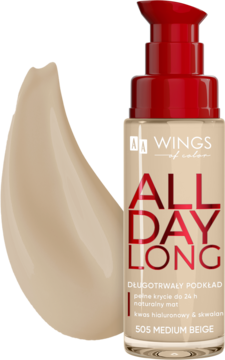 Matujący podkład AA Wings of Color All Day Long 505 Medium Beige, beżowa butelka z czerwoną pompką i swatch.