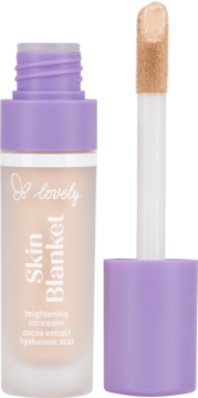 Lovely Skin Blanket rozjaśniający korektor w mlecznej butelce z fioletową zakrętką, z wyciągniętym aplikatorem.