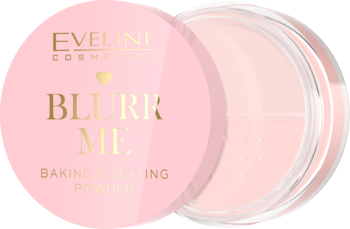 Różowy puder Eveline Blur Me! Baking & Setting, wieczko otwarte, złote napisy. Ultralekki puder utrwalający.