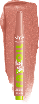 NYX Fat Oil Slick Click, błyszczący balsam do ust w sztyfcie, odcień brzoskwiniowego nude, na błyszczącym swatchu.