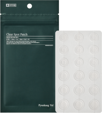 Ciemnozielone opakowanie Pyunkang Yul Clear Spot Patch i arkusz białych, hydrokoloidowych plasterków na wypryski.
