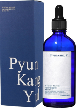 Pyunkang Yul Moisture Ampoule serum w ciemnoniebieskiej butelce z zakraplaczem i pasującym pudełkiem, widok z przodu.