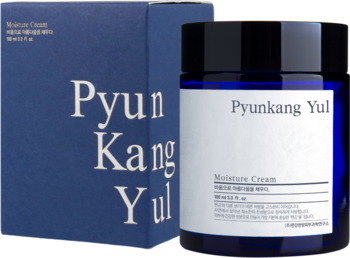 Pyunkang Yul Moisture Cream: ciemnoniebieski słoiczek z białymi napisami i pasujące pudełko. Lekki krem nawilżający.