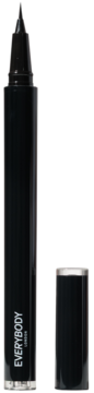 Czarny eyeliner Everybody London w pisaku, otwarty, widoczna precyzyjna końcówka. Obok leży czarna nakrętka.
