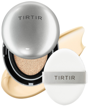 Nawilżający podkład TIRTIR Mask Fit Aura Cushion 17W French Vanilla, otwarte srebrne opakowanie i biały aplikator.