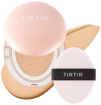 Jasnoróżowy podkład TIRTIR Mask Fit Cushion Mini 15C Fair Porcelain, otwarty z puszkiem i beżową próbką koloru.