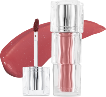Mini tint do ust TIRTIR Sand Mond Waterism Glow Tint, z aplikatorem i błyszczącym swatchem w odcieniu brudnego różu.