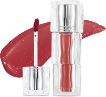 Mini tint do ust TIRTIR Waterism Glow Tint, berry kolor, z połyskującą smugą i wyciągniętym aplikatorem.