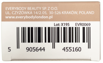 Tył beżowego opakowania zestawu Spiced Latte, widoczny kod kreskowy produktu i dane producenta Everybody Beauty.