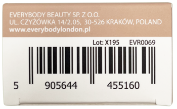 Tył jasnobeżowego opakowania zestawu do ust Everybody London Spiced Latte, z danymi producenta i kodem kreskowym.