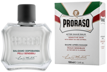 Balsam po goleniu Proraso do cery wrażliwej z zieloną herbatą i owsem; butelka obok białego pudełka.