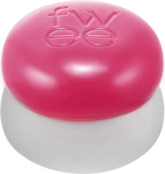 FWEE Blurry Pudding Pot PK03 Cherry, fuksjowy róż/pomadka z logo, góra błyszcząca, dół matowy biały, na ciemnym tle.