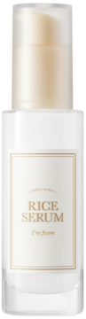 Biała butelka serum I'm from Rice Serum, z pompką, do cery z przebarwieniami, z ryżem i niacynamidem, widok z przodu.