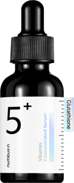 Numbuzin 5+ Vitamin Concentrated Serum w czarnej butelce z zakraplaczem, zbliżenie na etykietę z napisem 5+.
