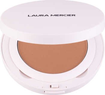 Laura Mercier Translucent Pressed Powder Ultra-Blur, otwarty biały kompakt z brązowym pudrem.