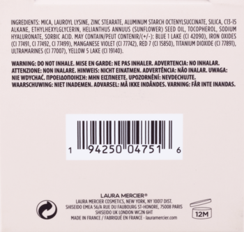 Tył jasnego opakowania Laura Mercier Translucent Loose Setting Powder z listą składników, ostrzeżeniem i kodem kreskowym.