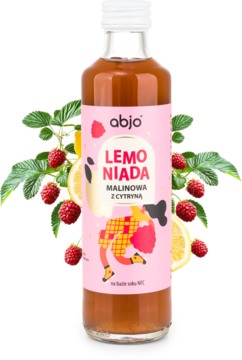 Abjo Lemoniada Malinowa z Cytryną w szklanej butelce, otoczona świeżymi malinami i cytrynami, widok z przodu.