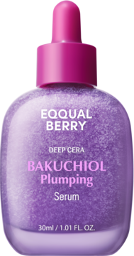 Fioletowe serum EQQUAL BERRY BAKUCHIOL w butelce z brokatem i ciemnoróżowym aplikatorem, widok z przodu.