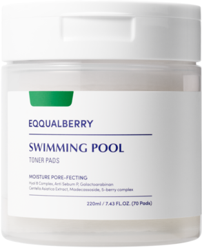 Białe, okrągłe opakowanie EQQUALBERRY SWIMMING POOL TONER PADS, widok z przodu, do zwężania porów i nawilżania.